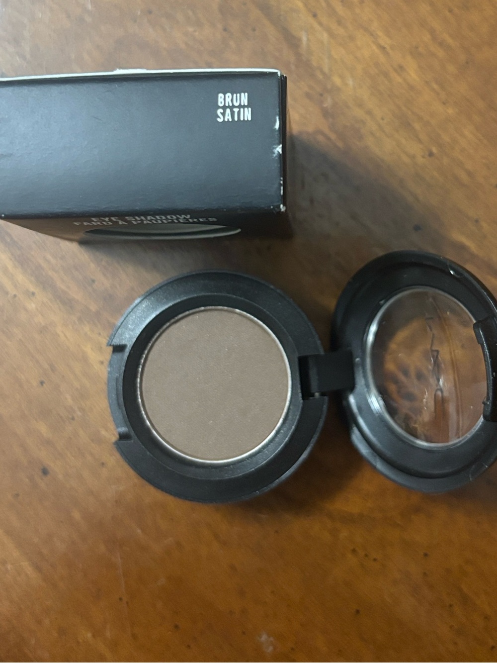 MAC Cosmetics Brun Satin Single Eyeshadow - Soft Brown Satin